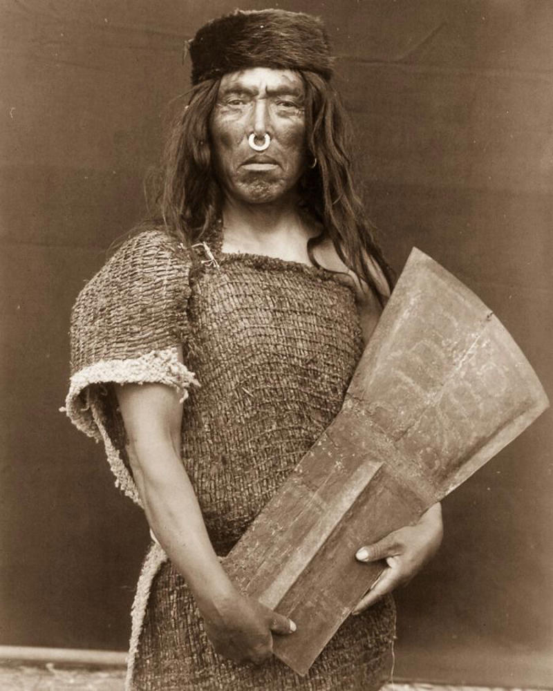 #29 Hakalahl, A Nakoaktok Chief, 1914 #1 A Klamath Chief Stands On A Hill Above Crater Lake, Oregon, 1923, #3 A Jicarrilla Girl, C. 1910, #5 An Apsaroke Mother And Child, 1908, #7 A Tewa Girl, 1906, #9 Piegan Tepees, 1910, #11 Mohave Woman, 1903, #13 A Kwakiutl Wedding Party Arrives In Canoes, 1914, #15 Eskadi, Of The Apache Tribe, 1903, #17 A Smoky Day At The Sugar Bowl, 1923, #19 Walpi Maidens, 1906, #21 Navajo Man, 1904, #23 Navajos, 1905, #25 Piegan Girls Gather Goldenrod, 1910, #27 A Hidatsa Man With A Captured Eagle, 1908, #29 Hakalahl, A Nakoaktok Chief, 1914, #31 A Young Member Of The Apache Tribe, C. 1910, #33 Apsaroke Man Wearing Medicine Hawk Headdress, 1908, #35 A Kwakiutl Gatherer Hunts Abalones In Washington, 1910, #37 Kwakiutl People In Canoes In British Columbia, 1914, #39 A Cahuilla Woman, 1924, #41 Members Of The Qagyuhl Tribe Dance To Restore An Eclipsed Moon, C. 1910, #43 Iahla, Also Known As "willow," Of The Taos Pueblo, 1905, #45 A Kutenai Duck Hunter, 1910, #47 A Hupa Woman, 1923, #49 A Maricopa Woman, 1907, #51 Spearing Salmon, 1923, #53 Nayenezgani, A Navajo Man, 1904, #55 A Zuni Woman, 1903, #57 Hopi Bridal Costume, 1900, #59 A Maricopa Woman With Arrow-brush Stalks, 1907, #61 At The Old Well Of Acoma, 1904, #63 A Kwakiutl Shaman, 1914, #65 An Apache Woman Reaps Grain, C. 1910, #67 A Sioux Hunter, 1905, #69 Piegan Chiefs, 1900, #71 Mnainak, A Yakima Chief, 1910