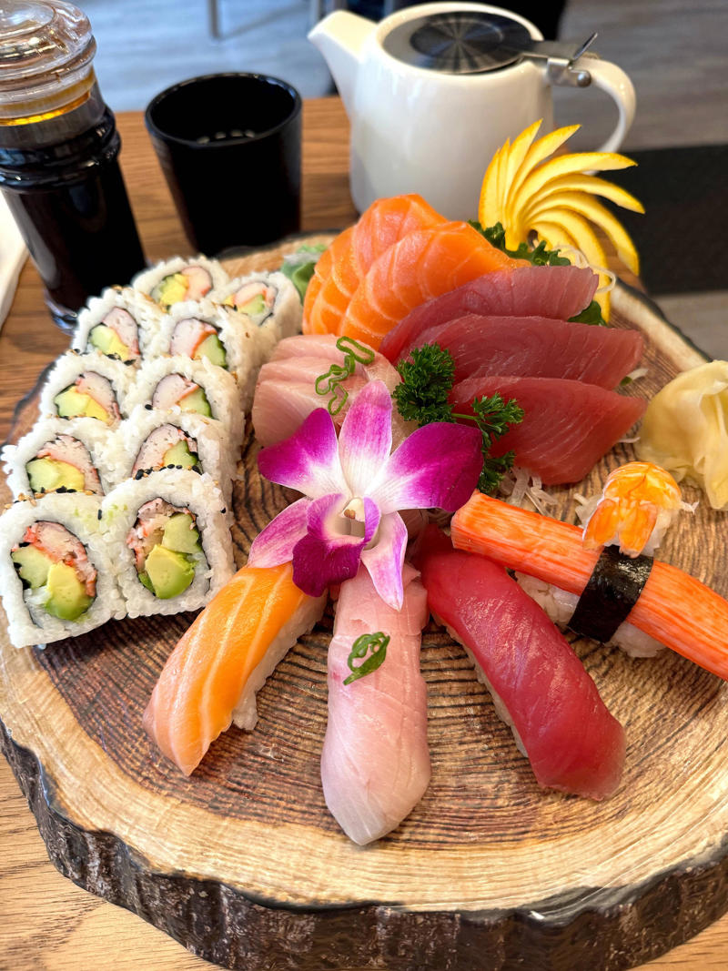 Benny's Paninis, Trawka's, Chipper's Tavern, Madeline's Dining & Events, Triple D's, Oba Sushi, Lawrence Park Dinor, Pineapple Eddie, Tasty Bowl, Casa Café, Avonia Tavern, Give a Crepe, Gem City Dinor
