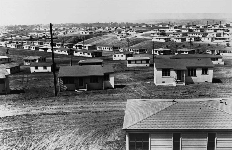 Life at home during the 1940s, The world at war, America enters the conflict, Facing war back home, Rationing and reduction, Back to basics, The average 1940s home?, 1940s kitchens, Inside the food pantry, Old and new technologies, The advent of television, Dining rooms, The 1940s bedroom, Glamorous boudoirs, Murphy beds, Bathrooms in the 1940s, New luxury, Growing their own, Rural migration, Homesteading, Life on the farm, Luxury homes in the 1940s, Stately homes take on new life, Hollywood in the 40s, Privilege and power, In the Governor's mansion, Political exiles, Comfort and hope, The White House restoration, Henry Ford's mansion, The end of World War II, Urban migration, Overcrowded cities, Factory housing, Hard times, Homelessness, Prefab housing, The Lustron House, President Roosevelt’s G.I. Bill, The 1946 housing protest, Housing discrimination, Japanese American internment camps, Out with the old, in with the new, Moving towards mid-century modernism, Mass-produced furniture, Building the suburbs, Welcome to Levittown