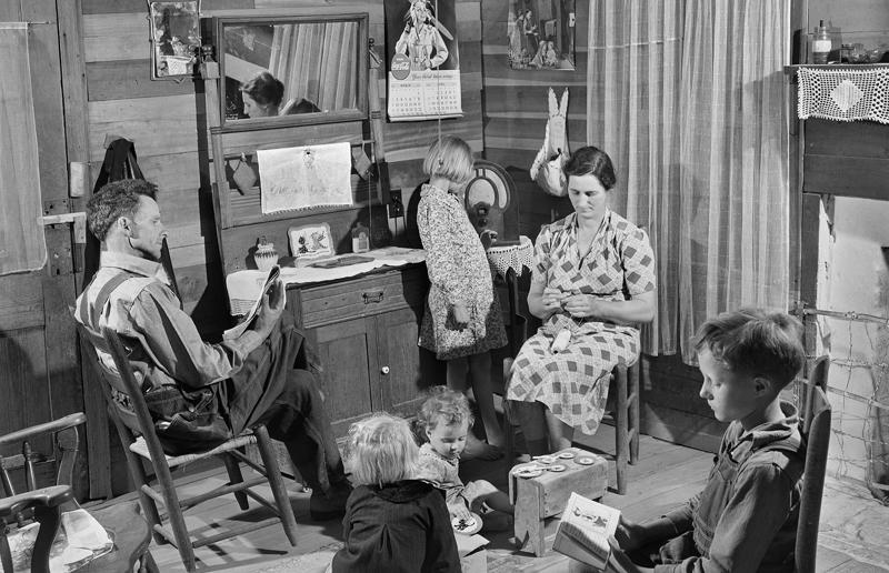 Life at home during the 1940s, The world at war, America enters the conflict, Facing war back home, Rationing and reduction, Back to basics, The average 1940s home?, 1940s kitchens, Inside the food pantry, Old and new technologies, The advent of television, Dining rooms, The 1940s bedroom, Glamorous boudoirs, Murphy beds, Bathrooms in the 1940s, New luxury, Growing their own, Rural migration, Homesteading, Life on the farm, Luxury homes in the 1940s, Stately homes take on new life, Hollywood in the 40s, Privilege and power, In the Governor's mansion, Political exiles, Comfort and hope, The White House restoration, Henry Ford's mansion, The end of World War II, Urban migration, Overcrowded cities, Factory housing, Hard times, Homelessness, Prefab housing, The Lustron House, President Roosevelt’s G.I. Bill, The 1946 housing protest, Housing discrimination, Japanese American internment camps, Out with the old, in with the new, Moving towards mid-century modernism, Mass-produced furniture, Building the suburbs, Welcome to Levittown