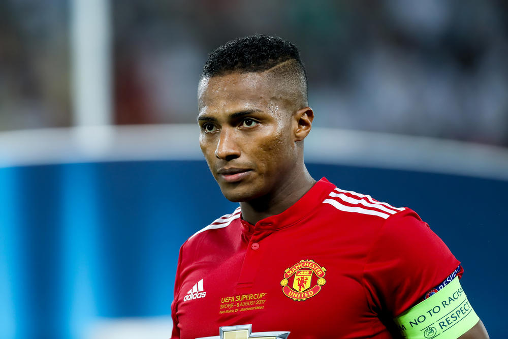 99. Antonio Valencia 25. Joško Gvardiol, 24. Kalidou Koulibaly, 22. Jordan Henderson, 21. Roberto Firmino, 20. Marcos Alonso, 18. Joselu, 17. Gabriel Martinelli, 16. Victor Osimhen, 14. Leon Goretzka, 13. Edin Džeko, 12. Bruno Fernandes, 10. Theo Hernández, 9. Didier Drogba, 8. Alphonso Davies, 6. Mohamed Salah, 5. Keylor Navas, 4. Antonio Valencia, 3. Riyad Mahrez, 2. Luka Modrić, 1. Jamie Vardy