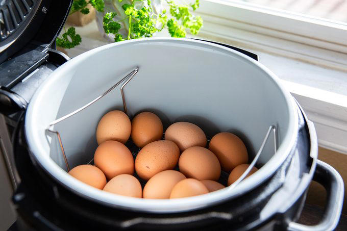 Use a Cheese Grater To De-Stem Herbs, Use a Stand-Up Mixer To Shred Chicken, Make a Cinnamon Roll in a Waffle Maker, Dice Eggs With a Cooling Rack, Drain Meatballs on Baking Rack, Slice Potatoes With an Apple Cutter, Make Whipped Cream With a Blender, Whisk Eggs With a Milk Frother, Use a Rice Cooker To Make Oatmeal, Use a Coffee Maker To Boil Water, Use a Coffee Grinder For Spices, Boil Eggs in a Slow Cooker