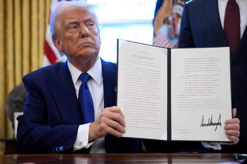 Nobody is safe, No longer just going after illegal immigrants, Legal immigrants and other visa-holders, Tightening entry ports, Targeted deportations, Guaranteeing deportations, Parole program, Temporary residency, Ending the program, Going further with each step, Second step, First step, Closing the doors, Searching alternatives, Countries in conflict, Family-sponsored visa, Cold War law for Cubans, Fraud accusations