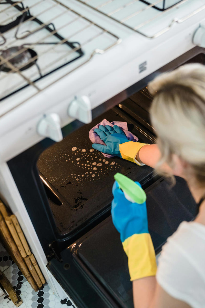 Method 1: Harness the power of steam, Method 2: How to clean an oven using bi-carb soda and vinegar, Method 3: The 5-minute method, Shop oven cleaners, Do baking soda and vinegar really clean ovens?
