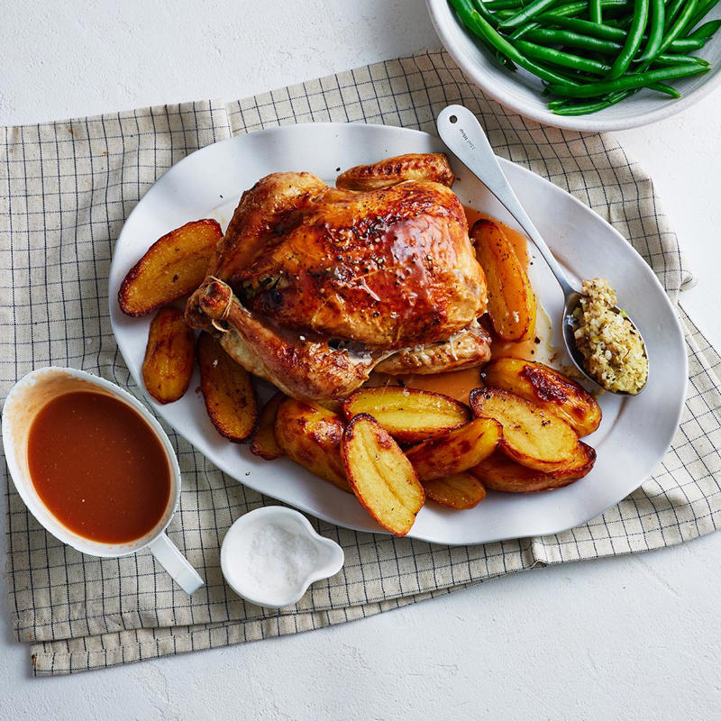 Ingredients, The secret to making the best roast potatoes, How to make roast potatoes in the air fryer, Best roast potatoes recipe variation, Which potatoes are best for roasting?, What to serve with these roast potatoes…