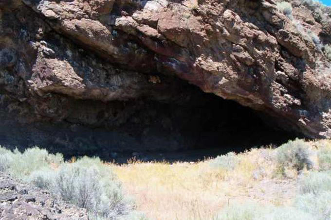 Alabama: Ivy Green, Alaska: Baranof Castle, Arizona: Lowell Observatory, Arkansas: Central High School, California: Alcatraz Island, Colorado: Mesa Verde National Park, Connecticut: The Charles W. Morgan, Delaware: Old Swedes Church, Florida: Venetian Pool, Georgia: Martin Luther King Jr. National Historic Site, Hawaii: Iolani Palace, Idaho: Cataldo Mission, Illinois: Abraham Lincoln Home, Indiana: Soldiers and Sailors Monument, Iowa: Amana Colonies, Kansas: Hollenberg Pony Express Station, Kentucky: Churchill Downs, Louisiana: Cabildo, Maine: Wadsworth-Longfellow House, Maryland: Fort McHenry, Massachusetts: Plymouth Rock, Michigan: Fort Mackinac, Minnesota: Mill City Museum, Mississippi: Old Mississippi State Capitol, Missouri: Anheuser-Busch Brewery, Montana: Butte Historic District, Nebraska: Arbor Lodge State Historical Park, Nevada: Hoover Dam, New Hampshire: Canterbury Shaker Village, New Jersey: Sandy Hook Lighthouse, New Mexico: Palace of the Governors, New York: Ellis Island, North Carolina: Wright Brothers National Memorial, North Dakota: Fort Union Trading Post, Ohio: Cincinnati Zoo, Oklahoma: Honey Springs Battlefield, Oregon: Fort Rock Cave, Pennsylvania: Liberty Bell, Rhode Island: Slater Mill, South Carolina: Fort Sumter, South Dakota: Mount Rushmore, Tennessee: Graceland, Texas: The Alamo, Utah: Temple Square, Vermont: Calvin Coolidge Homestead, Virginia: Arlington National Cemetery, Washington: Chinook Point, West Virginia: The Greenbrier, Wisconsin: Little White Schoolhouse, Wyoming: Independence Rock