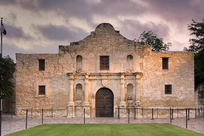 Alabama: Ivy Green, Alaska: Baranof Castle, Arizona: Lowell Observatory, Arkansas: Central High School, California: Alcatraz Island, Colorado: Mesa Verde National Park, Connecticut: The Charles W. Morgan, Delaware: Old Swedes Church, Florida: Venetian Pool, Georgia: Martin Luther King Jr. National Historic Site, Hawaii: Iolani Palace, Idaho: Cataldo Mission, Illinois: Abraham Lincoln Home, Indiana: Soldiers and Sailors Monument, Iowa: Amana Colonies, Kansas: Hollenberg Pony Express Station, Kentucky: Churchill Downs, Louisiana: Cabildo, Maine: Wadsworth-Longfellow House, Maryland: Fort McHenry, Massachusetts: Plymouth Rock, Michigan: Fort Mackinac, Minnesota: Mill City Museum, Mississippi: Old Mississippi State Capitol, Missouri: Anheuser-Busch Brewery, Montana: Butte Historic District, Nebraska: Arbor Lodge State Historical Park, Nevada: Hoover Dam, New Hampshire: Canterbury Shaker Village, New Jersey: Sandy Hook Lighthouse, New Mexico: Palace of the Governors, New York: Ellis Island, North Carolina: Wright Brothers National Memorial, North Dakota: Fort Union Trading Post, Ohio: Cincinnati Zoo, Oklahoma: Honey Springs Battlefield, Oregon: Fort Rock Cave, Pennsylvania: Liberty Bell, Rhode Island: Slater Mill, South Carolina: Fort Sumter, South Dakota: Mount Rushmore, Tennessee: Graceland, Texas: The Alamo, Utah: Temple Square, Vermont: Calvin Coolidge Homestead, Virginia: Arlington National Cemetery, Washington: Chinook Point, West Virginia: The Greenbrier, Wisconsin: Little White Schoolhouse, Wyoming: Independence Rock