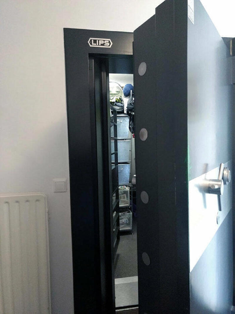 33 Cool Hidden Treasures People Discovered in Their Homes