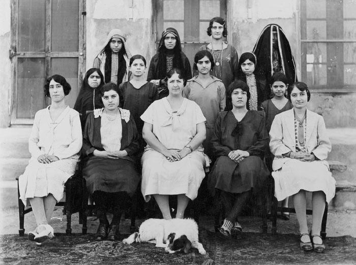 pictures from history - social group - 9