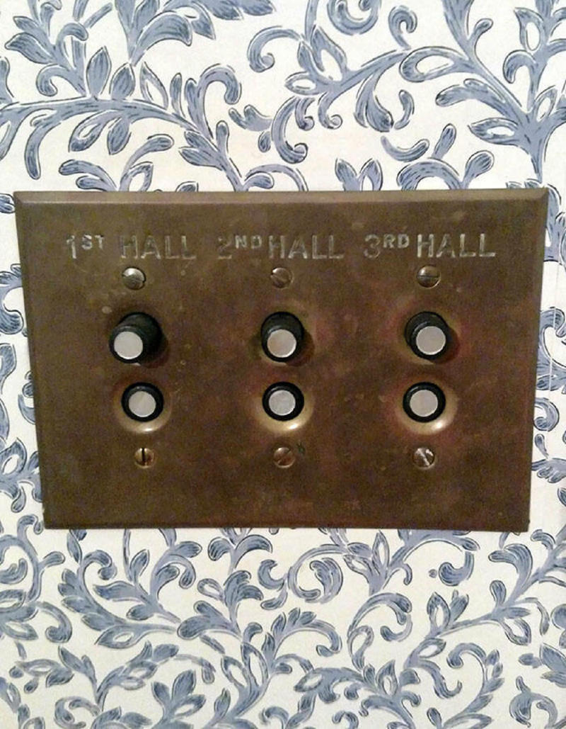 33 Cool Hidden Treasures People Discovered in Their Homes