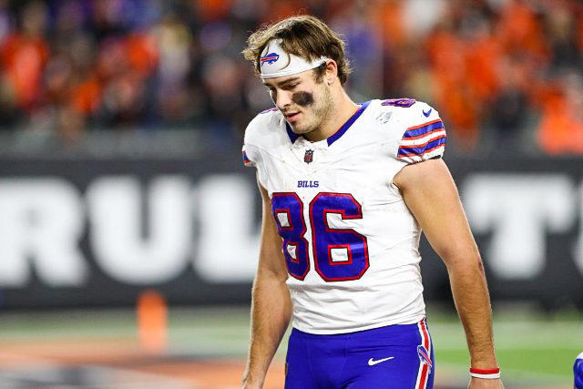 Dalton Kincaid - Fantasy Football, Tight End, Draft, Rankings, DFS 32. Tommy Tremble - Carolina Panthers, 31. Theo Johnson - New York Giants, 30. Brenton Strange - Jacksonville Jaguars, 29. Will Dissly - Los Angeles Chargers, 28. Chig Okonkwo - Tennessee Titans, 27. Mason Taylor - New York Jets, 26. Noah Fant - Seattle Seahawks, 25. Juwan Johnson - New Orleans Saints, 24. Hunter Henry - New England Patriots, 23. Dalton Schultz - Houston Texans, 22. Colston Loveland - Chicago Bears, 21. Cade Otton - Tampa Bay Buccaneers, 20. Tyler Higbee - Los Angeles Rams, 19. Dalton Kincaid - Buffalo Bills, 18. Tucker Kraft - Green Bay Packers, 17. Tyler Warren - Indianapolis Colts, 16. Kyle Pitts - Atlanta Falcons, 15. Jake Ferguson - Dallas Cowboys, 14. Mike Gesicki - Cincinnati Bengals, 13. Zach Ertz - Washington Commanders, 12. Pat Freiermuth - Pittsburgh Steelers, 11. Mark Andrews - Baltimore Ravens, 10. Evan Engram - Denver Broncos, 9. Dallas Goedert - Philadelphia Eagles, 8. Jonnu Smith - Miami Dolphins, 7. David Njoku - Cleveland Browns, 6. T.J. Hockenson - Minnesota Vikings, 5. Travis Kelce - Kansas City Chiefs, 4. Sam LaPorta - Detroit Lions, 3. Trey McBride - Arizona Cardinals, 2. Brock Bowers - Las Vegas Raiders, 1. George Kittle - San Francisco 49ers