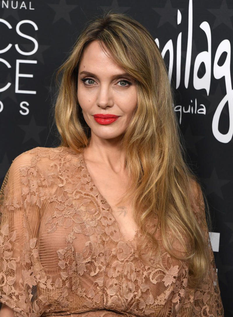 Long Loose Waves with a Soft Side Part, Long Layers with Face-Framing Pieces, High Pony with Face-Framing Pieces, Sleek Bob with Side Bangs, Flipped-Out Lob, Chic Bob with a Center Part, Mid Length with Middle Part, Tousled Bob with Side Bangs, Extra Long Length, Long Blowout , Face-Framing Lob, Tousled Pixie, Soft Side Bangs , Blunt Bangs, Short and Swept Out, Long with Soft Fringe , Sleek Bob, Graduated Bob, Modern Shag, Rounded Bob, Medium-Length Blowout, Long and Tucked Back, Shoulder-Length Waves, Glam Waves , Blunt Bob , Sideswept Pixie , Curly Bob , Natural Curls , Long Layers 