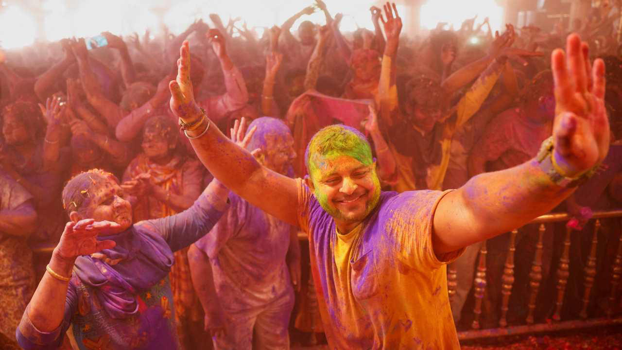 Bengaluru, the tech hub of India, is ready to celebrate the festival of colours, with multiple top-notch venues hosting grand Holi parties and events. If you're planning to celebrate the festival in the southern Indian city with family, here's a list of parties where holi will be celebrated on March 14. Take a look at this list of Holi parties to be held in Bengaluru and pick, where you'd want to be?
