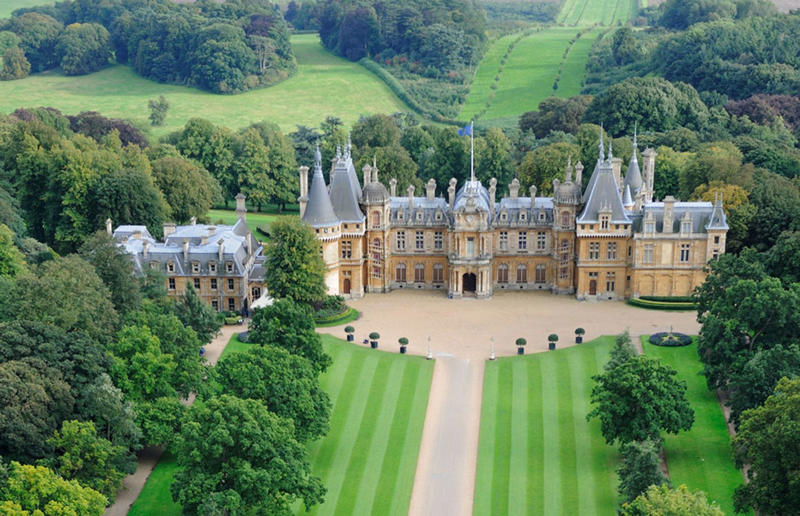 Waddesdon Manor The palatial properties of the world's most prestigious families, The Getty family, Patriarch of the Getty dynasty, Sunset Boulevard mansion, In honour of tragic son George Getty ll, Donated to the City of Los Angeles, Sutton Place, The home of a recluse, Getty's Italian villa renovation, Popular with celebrities then and now, Photo finish for the new generation, The Kennedy family, Moving on up, New York high society, The Kennedy Compound, Cape Cod, The White House by the sea, The Kennedy's Palm Beach escape, American royalty, JFK's Virginia home, Sold to Robert and Ethel Kennedy, The future of the Kennedy family, The Vanderbilt family, The Gilded Age, The largest house in the Big Apple, Elm Court revival, Magnificent Marble House, Preserved for the nation, The Breakers, Rhode Island's number one tourist attraction, Biltmore: America's largest house, The Guinness family, Ashford Castle, Playground of princes and pop stars, Home of the richest man in Ireland, Farmleigh: Ireland's official state guest house, Kenwood House, A generous philanthropist, Fairytale Luggala estate, A haven for artists and musicians, Raising the roof, The Rockefeller family, Regal Rockwood Hall, Wrecking ball victim, A mansion for the world's first billionaire, No expense spared, A national treasure, New York’s most desirable apartment, Selling off the family treasures, Exclusive properties, A tradition of philanthropy, The Astor family, Romantic Rokeby, Earning its keep, High-society Beechwood, Classy Cliveden House, Scene of the Profumo Affair, Hever Castle and royal connections, Kingsize bed, Grand Ginge Manor, The Rothschild family, Château de Ferrières, Goût Rothschild, Waddesdon Manor, Exceptional art collection, Hôtel de Pontalba, Confiscated by the Nazis, A family gem on the French Riviera, A treasure chest of art and antiquities, Passing on the properties, The Trudeau family, A national disgrace, Happy memories at Harrington Lake, Relaxed style, Maison Cormier, Trudeau's Art Deco mansion, Rideau Cottage