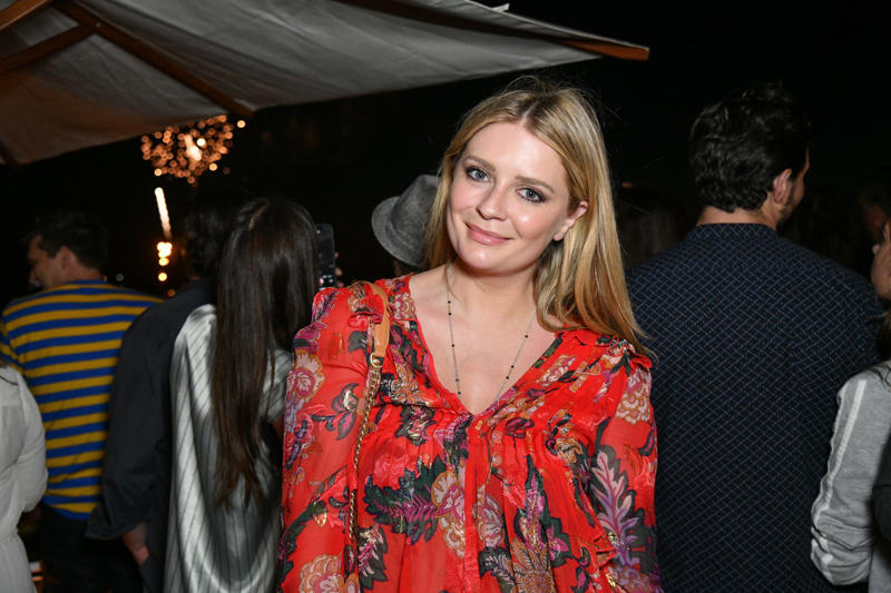 The other side of 'The O.C.', Fame at 17, Unforgettable character, Bullying on set, An unhealthy environment for a girl, Dark moments, The mental breakdown, Hollywood nightmare, A new life thanks to therapy, She's back on set