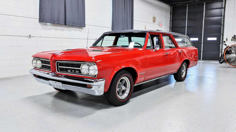            The 1966 Dodge Coronet 440 Is A Rare 325-HP Family Wagon        ,             How A 325-HP V8 Ended Up In A Mid-Size Mopar Wagon        ,             The Market Reality For A 383-Powered Coronet Wagon        ,             When Detroit Accidentally Built Muscle Wagons        