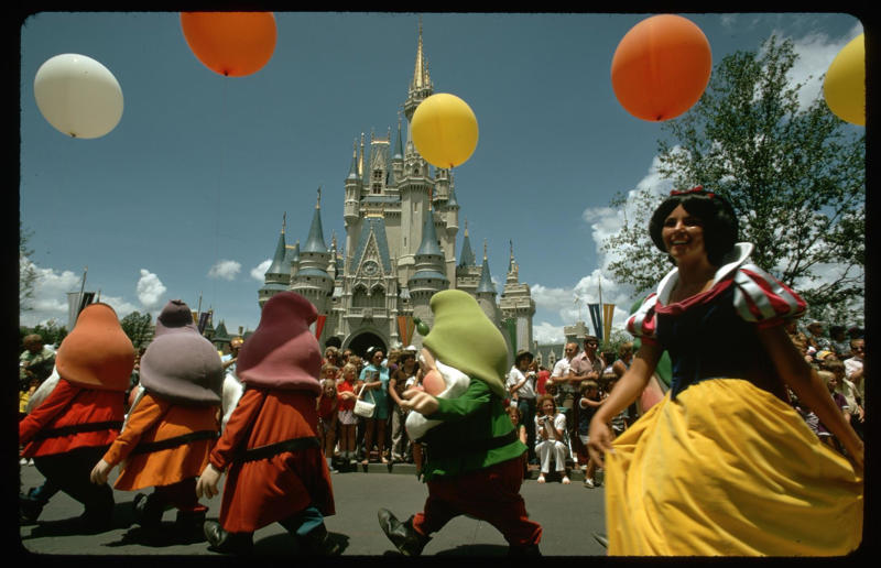 Florida: Disney’s Magic Kingdom (1970) Life in the 1970s in every state, Alabama: Alabama Theatre, Birmingham (1972), Alaska: Fishing on Nonvianuk Lake (1973), Arizona: Route 66, Winslow (1979), Arkansas: Testing for pollution in Fort Smith (1973), California: The streets of San Francisco (c.1970), Colorado: Galena Street, Aspen (1974), Connecticut: Collin’s Diner, Canaan (1976), Delaware: Old State House, Dover (1970), Florida: Disney’s Magic Kingdom (1970), Georgia: Farmer ploughing field in Helen (1970), Hawaii: The Brady Bunch in ‘Hawaii Bound’ (1972), Idaho: Camping on Lake Stanley (c.1970s), Illinois: Roller Disco fashion show, Chicago (1979), Indiana: Indianapolis 500 (1973), Iowa: Sergeant John F. Baker Jr. Bridge, Davenport (1972), Kansas: Grain elevator, White Cloud (1974), Kentucky: Miners’ homes, Brookside (1974), Louisiana: Bourbon Street, New Orleans (1976), Maine: Fishing in Cape Elizabeth (1971), Maryland: School excursion to Baltimore harbor (1973), Massachusetts: Haymarket Square, Boston (1973), Michigan: Annual smelt run, Tawas City (1973), Minnesota: SkyRise Terrace, St Paul (1971), Mississippi: Hurricane Camille Gift Shop, Gulfport (1979), Missouri: Tourist information booth, Lake of the Ozarks, Montana: East Glacier Park train station (1974), Nebraska: Sioux tribal dance, North Platte (1970), Nevada: Fremont Street, Las Vegas (c.1970), New Hampshire: Waterville Valley (1972), New Jersey: Seaside Heights boardwalk (1978), New Mexico: Mesa viewpoint (c.1970s), New York: Sightseeing cruise, New York City (c.1970s), North Carolina: Prom queen parade, Huntersville (c.1970s), North Dakota: Arriving at Fargo station (c.1972), Ohio: Aerial view of Toledo (c.1970s), Oklahoma: Oral Roberts University, Tulsa (c.1977), Oregon: Union Station, Portland (1974), Pennsylvania: Street parade, Philadelphia (1976), Rhode Island: Giant milk can, Lincoln (1978), South Carolina: Jungle Golf, Myrtle Beach (1979), South Dakota: Reptile Gardens Wild Animal Park (1975), Tennessee: Interstate 24 near Nashville (1972), Texas: Dallas freeway (1970), Utah: Dead Horse Point, Canyonlands (1972), Vermont: Farm shop (1975), Virginia: Tysons Corner Mall, Tysons Corner (1976), Washington: Seattle skyline (1973), West Virginia: Laundromat, Cedar Grove (1973), Wisconsin: Lake Mendota (1979)