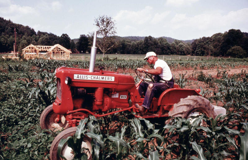 Georgia: Farmer ploughing field in Helen (1970) Life in the 1970s in every state, Alabama: Alabama Theatre, Birmingham (1972), Alaska: Fishing on Nonvianuk Lake (1973), Arizona: Route 66, Winslow (1979), Arkansas: Testing for pollution in Fort Smith (1973), California: The streets of San Francisco (c.1970), Colorado: Galena Street, Aspen (1974), Connecticut: Collin’s Diner, Canaan (1976), Delaware: Old State House, Dover (1970), Florida: Disney’s Magic Kingdom (1970), Georgia: Farmer ploughing field in Helen (1970), Hawaii: The Brady Bunch in ‘Hawaii Bound’ (1972), Idaho: Camping on Lake Stanley (c.1970s), Illinois: Roller Disco fashion show, Chicago (1979), Indiana: Indianapolis 500 (1973), Iowa: Sergeant John F. Baker Jr. Bridge, Davenport (1972), Kansas: Grain elevator, White Cloud (1974), Kentucky: Miners’ homes, Brookside (1974), Louisiana: Bourbon Street, New Orleans (1976), Maine: Fishing in Cape Elizabeth (1971), Maryland: School excursion to Baltimore harbor (1973), Massachusetts: Haymarket Square, Boston (1973), Michigan: Annual smelt run, Tawas City (1973), Minnesota: SkyRise Terrace, St Paul (1971), Mississippi: Hurricane Camille Gift Shop, Gulfport (1979), Missouri: Tourist information booth, Lake of the Ozarks, Montana: East Glacier Park train station (1974), Nebraska: Sioux tribal dance, North Platte (1970), Nevada: Fremont Street, Las Vegas (c.1970), New Hampshire: Waterville Valley (1972), New Jersey: Seaside Heights boardwalk (1978), New Mexico: Mesa viewpoint (c.1970s), New York: Sightseeing cruise, New York City (c.1970s), North Carolina: Prom queen parade, Huntersville (c.1970s), North Dakota: Arriving at Fargo station (c.1972), Ohio: Aerial view of Toledo (c.1970s), Oklahoma: Oral Roberts University, Tulsa (c.1977), Oregon: Union Station, Portland (1974), Pennsylvania: Street parade, Philadelphia (1976), Rhode Island: Giant milk can, Lincoln (1978), South Carolina: Jungle Golf, Myrtle Beach (1979), South Dakota: Reptile Gardens Wild Animal Park (1975), Tennessee: Interstate 24 near Nashville (1972), Texas: Dallas freeway (1970), Utah: Dead Horse Point, Canyonlands (1972), Vermont: Farm shop (1975), Virginia: Tysons Corner Mall, Tysons Corner (1976), Washington: Seattle skyline (1973), West Virginia: Laundromat, Cedar Grove (1973), Wisconsin: Lake Mendota (1979)