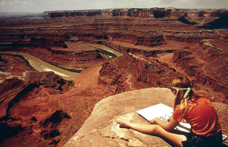 Utah: Dead Horse Point, Canyonlands (1972) Life in the 1970s in every state, Alabama: Alabama Theatre, Birmingham (1972), Alaska: Fishing on Nonvianuk Lake (1973), Arizona: Route 66, Winslow (1979), Arkansas: Testing for pollution in Fort Smith (1973), California: The streets of San Francisco (c.1970), Colorado: Galena Street, Aspen (1974), Connecticut: Collin’s Diner, Canaan (1976), Delaware: Old State House, Dover (1970), Florida: Disney’s Magic Kingdom (1970), Georgia: Farmer ploughing field in Helen (1970), Hawaii: The Brady Bunch in ‘Hawaii Bound’ (1972), Idaho: Camping on Lake Stanley (c.1970s), Illinois: Roller Disco fashion show, Chicago (1979), Indiana: Indianapolis 500 (1973), Iowa: Sergeant John F. Baker Jr. Bridge, Davenport (1972), Kansas: Grain elevator, White Cloud (1974), Kentucky: Miners’ homes, Brookside (1974), Louisiana: Bourbon Street, New Orleans (1976), Maine: Fishing in Cape Elizabeth (1971), Maryland: School excursion to Baltimore harbor (1973), Massachusetts: Haymarket Square, Boston (1973), Michigan: Annual smelt run, Tawas City (1973), Minnesota: SkyRise Terrace, St Paul (1971), Mississippi: Hurricane Camille Gift Shop, Gulfport (1979), Missouri: Tourist information booth, Lake of the Ozarks, Montana: East Glacier Park train station (1974), Nebraska: Sioux tribal dance, North Platte (1970), Nevada: Fremont Street, Las Vegas (c.1970), New Hampshire: Waterville Valley (1972), New Jersey: Seaside Heights boardwalk (1978), New Mexico: Mesa viewpoint (c.1970s), New York: Sightseeing cruise, New York City (c.1970s), North Carolina: Prom queen parade, Huntersville (c.1970s), North Dakota: Arriving at Fargo station (c.1972), Ohio: Aerial view of Toledo (c.1970s), Oklahoma: Oral Roberts University, Tulsa (c.1977), Oregon: Union Station, Portland (1974), Pennsylvania: Street parade, Philadelphia (1976), Rhode Island: Giant milk can, Lincoln (1978), South Carolina: Jungle Golf, Myrtle Beach (1979), South Dakota: Reptile Gardens Wild Animal Park (1975), Tennessee: Interstate 24 near Nashville (1972), Texas: Dallas freeway (1970), Utah: Dead Horse Point, Canyonlands (1972), Vermont: Farm shop (1975), Virginia: Tysons Corner Mall, Tysons Corner (1976), Washington: Seattle skyline (1973), West Virginia: Laundromat, Cedar Grove (1973), Wisconsin: Lake Mendota (1979)