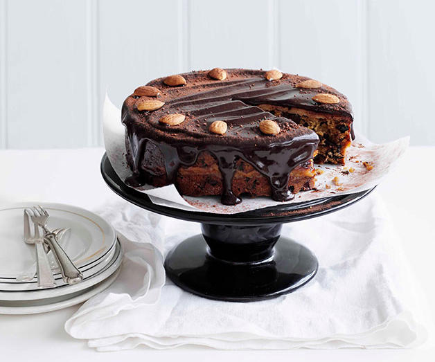 The best Easter desserts to make in 2026,          Flour and Stone’s Italian Easter tart      ,          Dan Pepperell’s hot cross cannoli      ,          Cuddura Cull’ova (Sicilian Easter biscuits)      ,          How to make tsoureki (Easter bread)      ,          Cassata      ,          Sweet cinnamon buns      ,          Chocolate and hazelnut babka      