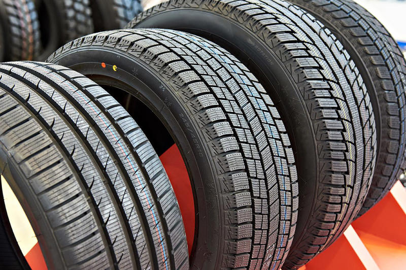 Buy Efficient Tires Avoid Additives, Carry Less Stuff, Avoid Heavy Traffic, Remove Accessories, Use an Air Dam, Choose the Right Fuel Grade, Buy Efficient Tires, Keep Your Car Aligned, Keep an Eye on Warning Lights