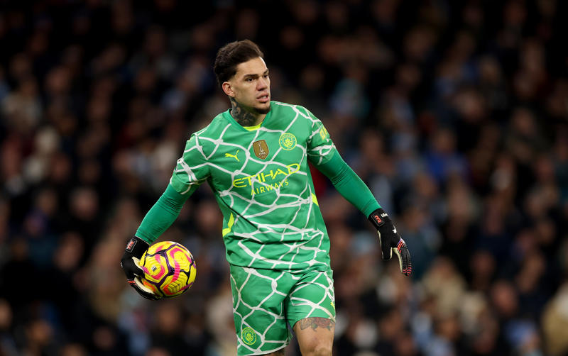 Latest transfer news headlines, Isak considering 'all options', Thiago Silva's son signs Chelsea scholarship, Timothy Weah agrees terms with Ligue 1 side, Marcus Rashford lands in Barcelona, James Trafford agrees City return, Wissa agrees terms with Newcastle, BlueCo shenanigans continue, Evan Ferguson to complete Roma switch, Alvaro Morata finds new club, Rashford en route to Spain, Gabriel Magalhães on Viktor Gyokeres, Galatasaray confident of landing Ederson, Mbeumo agrees contract as United eye strikers, Nunez bags hat-trick, Man Utd face Mbeumo issue, Mosquera latest, Liverpool book Ekitike medical, Gibbs-White claim confirmed, Simons interest, DONE DEAL, Nunez deal off, Gyokeres to Man Utd rumour addressed, Keeley leaves Spurs, Bayern prepare fresh Luis Diaz bid, Arsenal tour squad, Chelsea set Renato Veiga asking price, Howe voices frustrations, Potter delighted with new West Ham signing, Man City eye Trafford deal, Galatasaray make Ederson bid, Sancho to join Juventus, Walker-Peters shirt number, Rodrygo latest, DONE DEAL, Ekitike to Liverpool imminent?, Aubameyang finds new home, Arsenal take big step towards Gyokeres deal, Isak latest, Tottenham in talks for Joao Palhinha, Liverpool close in on £82m Ekitike, Liverpool to bid again for Ekitike, Sesko wants to join Man Utd, Patrick Bamford update..., Evan Ferguson to Roma, Bayern prepare fresh Diaz bid, Amorim pleased with new signing, Arsenal take new signings to Singapore, Aubameyang finds new home, Arsenal close to Gyokeres agreement, Napoli drop interest in Nunez, Napoli make Osimhen decision, Gibbs-White transfer twist, Isak not in Newcastle squad, Ferguson set for Roma, Real to extend two key contracts, Barca advancing on Rashford deal, United eye midfielder, Keeley leaves Spurs, DONE DEAL! Villa sign LASK teenager, DONE DEAL! Leeds sign Stach, Isak open to Saudi switch, Auba back to Marseille, Fenerbahce set for PSG double swoop, Vinicius Jr targeted for Saudi Pro League move, Sancho to Forest?, Arsenal accidentally leak image of FIFTH summer signing, Newcastle confirm signing, Nwaneri signs, Man Utd book Mbeumo medical, DONE DEAL, Isak 'wants' Liverpool move, Tottenham register Zabarnyi interest, Simons interest, Man City rival Newcastle for Trafford, DONE DEAL!, Wissa is keen to leave Brentford, Madueke tipped for Arsenal left wing as key Martinelli difference revealed, DONE DEAL: Sels extends Forest stay, Leverkusen hope to hold on to Xhaka, City name preferred goalkeeper replacement, Maddison back in training but Kulusevski remains absent, Madueke to miss preseason tour, Jackson expected to stay at Chelsea, Ademola Lookman eyes Inter switch, Isak open to Saudi switch, Frank says risk of sack drove his desire to join Spurs, Madueke confirms Chelsea departure, DONE DEAL: Danilo completes Botafogo switch