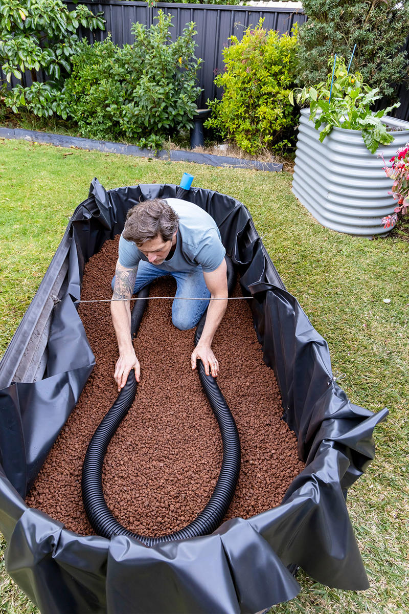 How to build a wicking bed, How to make a wicking garden bed, How does wicking work?, Advantages of a wicking bed, What are the disadvantages of wicking beds?, What do you fill a wicking bed with?, How deep do wicking beds need to be?, What is the best soil for wicking beds in Australia?, Shop raised garden beds