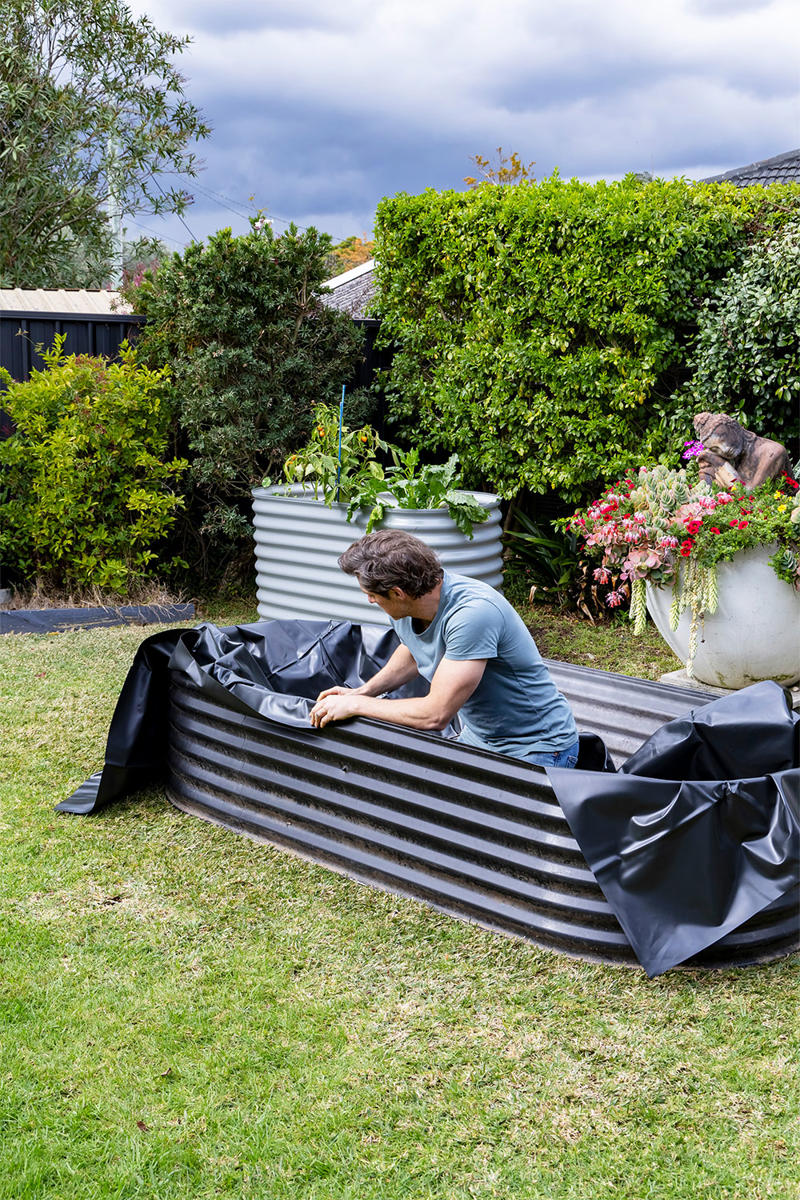 How to build a wicking bed, How to make a wicking garden bed, How does wicking work?, Advantages of a wicking bed, What are the disadvantages of wicking beds?, What do you fill a wicking bed with?, How deep do wicking beds need to be?, What is the best soil for wicking beds in Australia?, Shop raised garden beds
