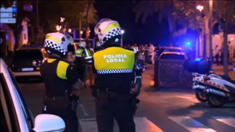 In contact with the police Maintain calm, Safe routes, Discretion, Look for cover, Get away from suspicious items, Complete alert, In contact with the police, Stay attentive, Travel safely, When the police arrive, get out of the area