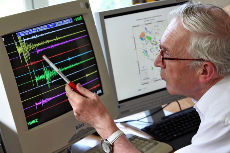Impossible task? Seismologists turn to AI to predict the next major earthquake, Predicting earthquakes, Impossible task?, Earth's puzzle, Underground menace, Ideal scenario, Not enough, AI to the rescue, Benefits, Experiment, How it works, Drawback, Promising findings, Current use, Superhuman warning system, Looking promising