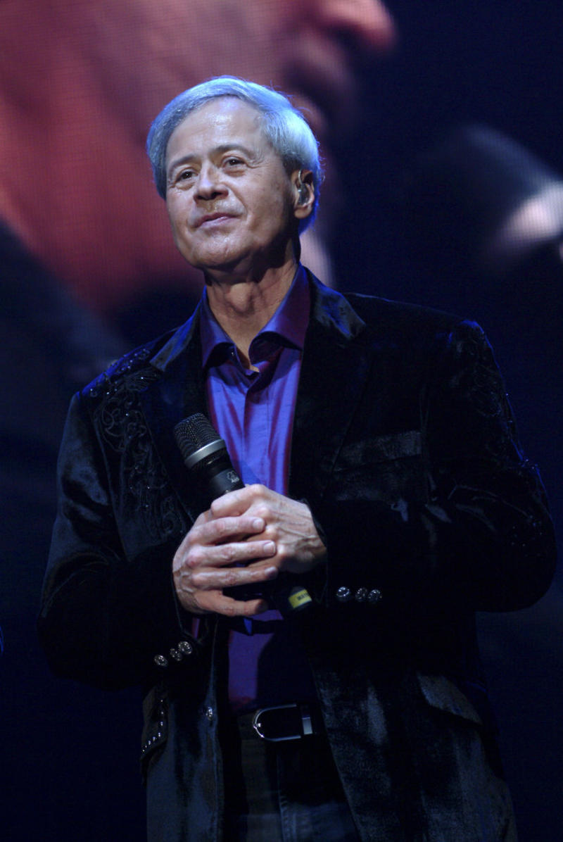 Wayne Osmond José Mujica, Mario Vargas Llosa, Val Kilmer, George Foreman, Gene Hackman, Michelle Trachtenberg, Wayne Osmond, Brenton Wood, The Vivienne, Mike Rinder, Brian Matusz, Jean-Marie Le Pen, Peter Yarrow, Sam Moore, Tony Slattery, David Lynch, Joan Plowright, Lynn Ban