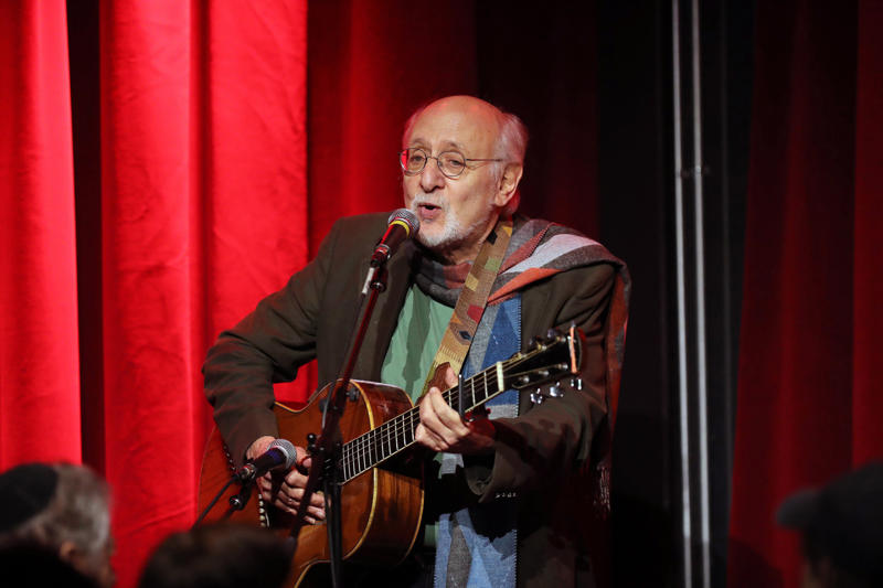 Peter Yarrow José Mujica, Mario Vargas Llosa, Val Kilmer, George Foreman, Gene Hackman, Michelle Trachtenberg, Wayne Osmond, Brenton Wood, The Vivienne, Mike Rinder, Brian Matusz, Jean-Marie Le Pen, Peter Yarrow, Sam Moore, Tony Slattery, David Lynch, Joan Plowright, Lynn Ban