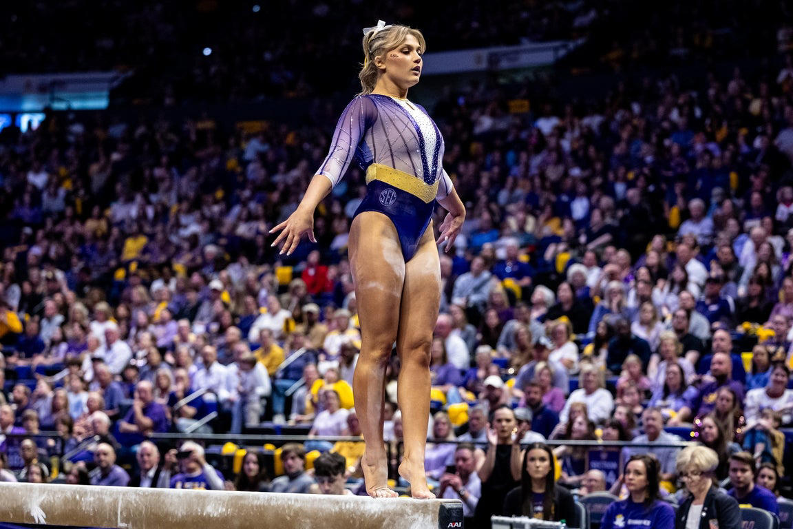 Epic photos of Livvy Dunne and the elite LSU gymnastics team