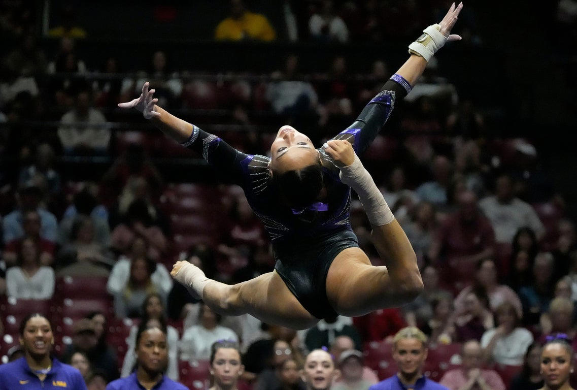 Epic photos of Livvy Dunne and the elite LSU gymnastics team