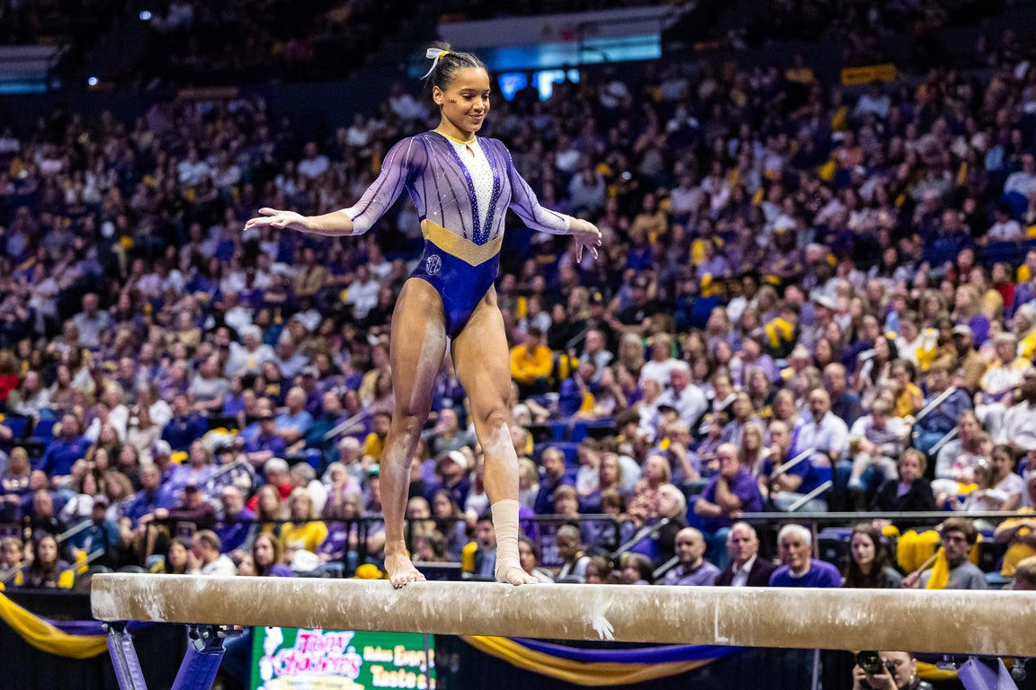 Epic photos of Livvy Dunne and the elite LSU gymnastics team