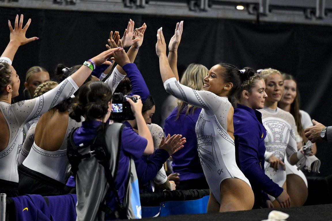 Epic photos of Livvy Dunne and the elite LSU gymnastics team