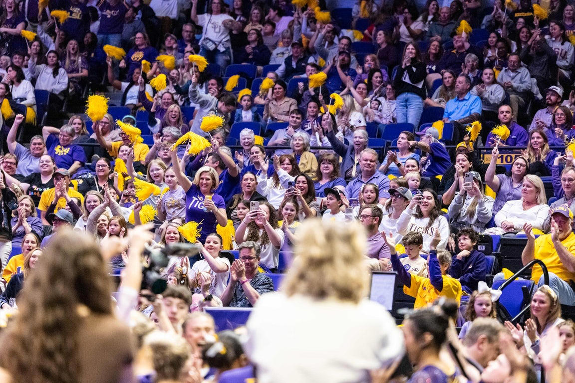 Epic photos of Livvy Dunne and the elite LSU gymnastics team
