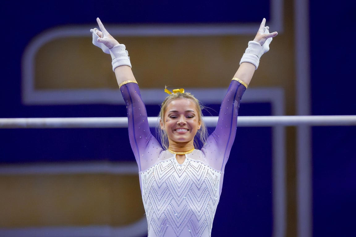 Epic photos of Livvy Dunne and the elite LSU gymnastics team