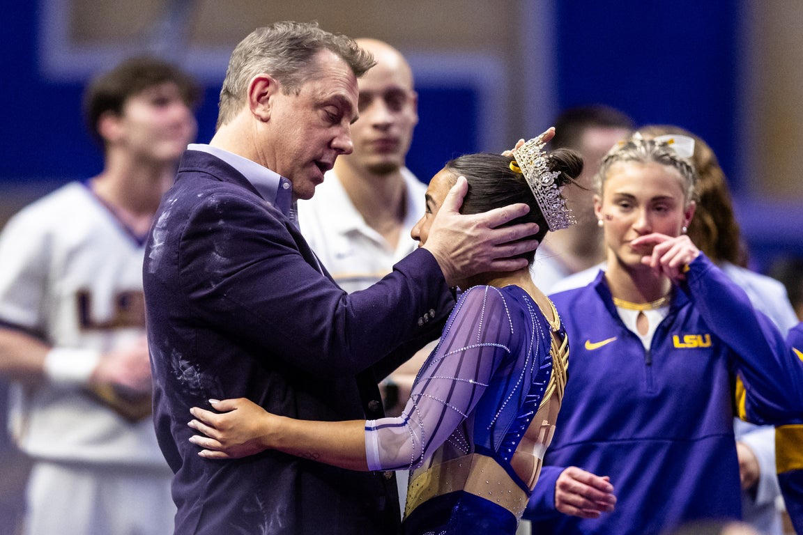 Epic photos of Livvy Dunne and the elite LSU gymnastics team