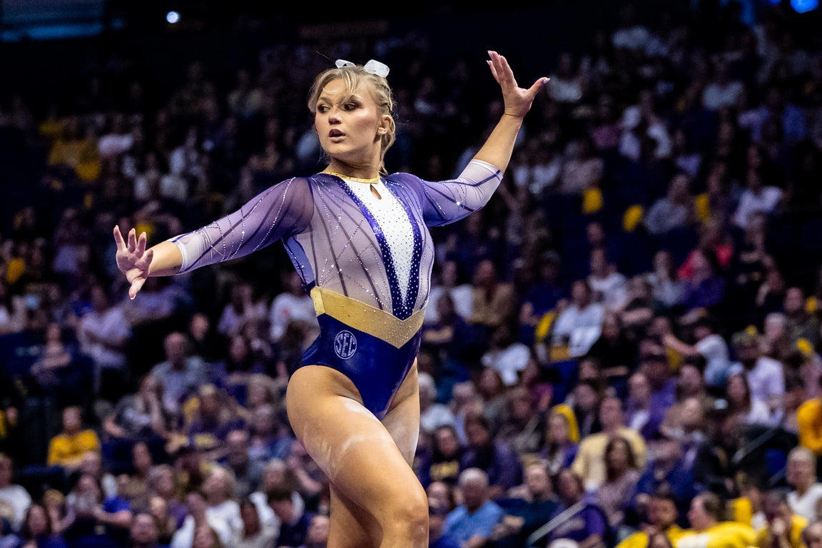 Epic photos of Livvy Dunne and the elite LSU gymnastics team