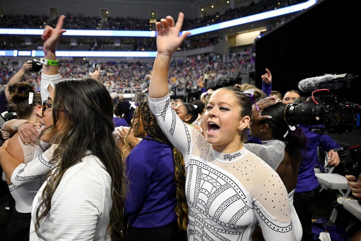 Epic photos of Livvy Dunne and the elite LSU gymnastics team
