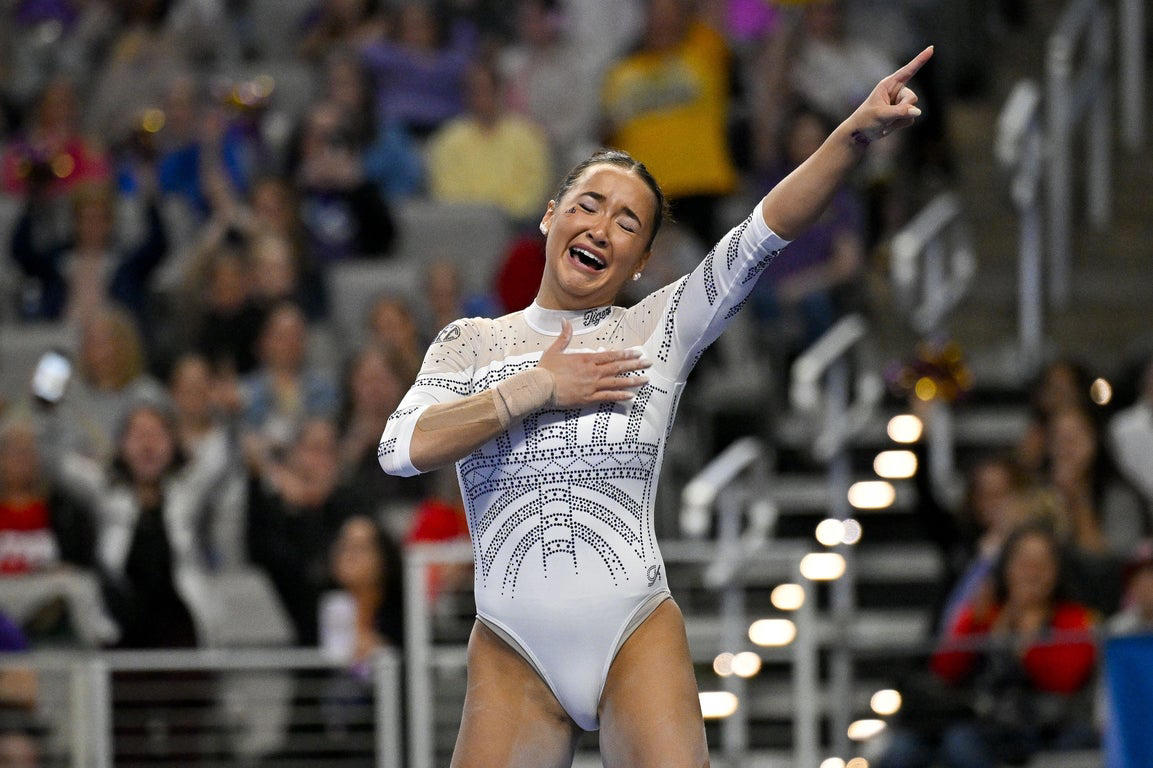 Epic photos of Livvy Dunne and the elite LSU gymnastics team