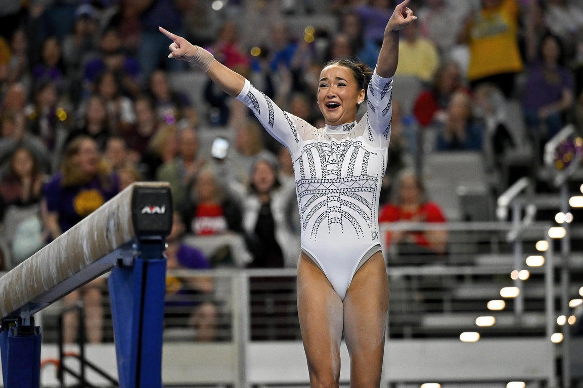 Epic photos of Livvy Dunne and the elite LSU gymnastics team