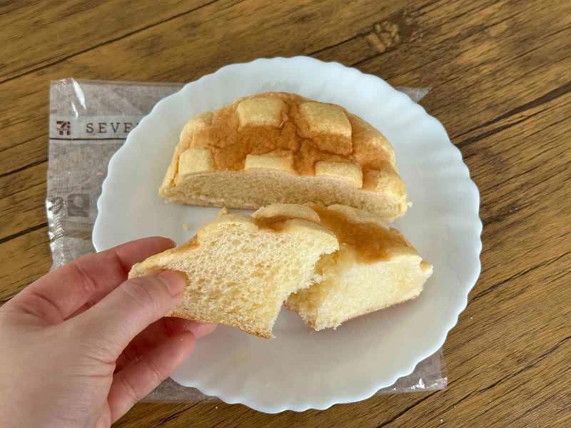 セブンイレブン「ふんわりメロンパン」の価格・カロリー, ローソン「ふわサクっ！メロンパン」の価格・カロリー, ファミリーマート「ファミマ・ザ・メロンパン」の価格・カロリー, ローソンのメロンパンはやや小ぶり？, セブンイレブン「ふんわりメロンパン」はパン感に振り切った味！, ローソン「ふわサクっ！メロンパン」はバランス◎, ファミリーマート「ファミマ・ザ・メロンパン」はバターの風味が◎