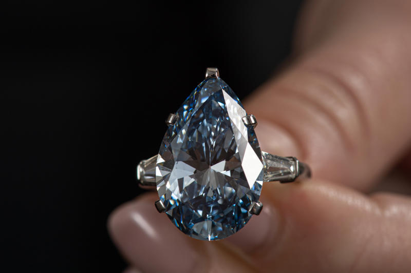 An ancient tradition, Gold and gemstones in medieval times, Diamonds enter the scene, Diamonds catch on, Hollywood's influence on diamonds, Why diamonds sparkle, The rise of vintage rings, Emerging diamond shapes, The appeal of colored stones, Wedding rings for men, Custom wedding rings, Finding the perfect style, Stackable bands for practicality, Lab diamonds and sustainability