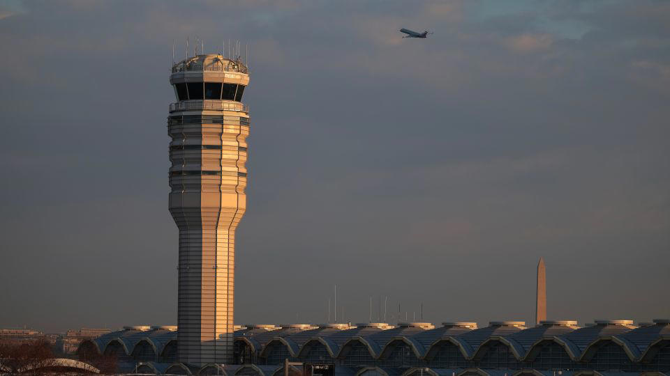 Management replaced, A communication breakdown, ‘I think you are interfering with the investigation’, A challenging airport requiring special training, Flying with the tracking turned off, FAA supports increased tracking, Days of hearings