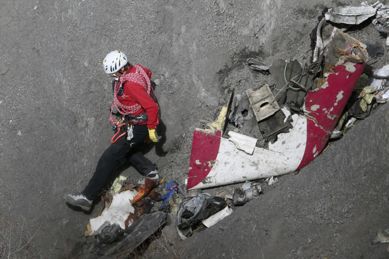 Theory The fateful day, An average morning, Inside the cockpit, The pilot returns, Tragedy looms, Passengers, The crash, Searches, Criminal investigation, Andreas Lubitz, Flight recorder, Controlled crash, New rules