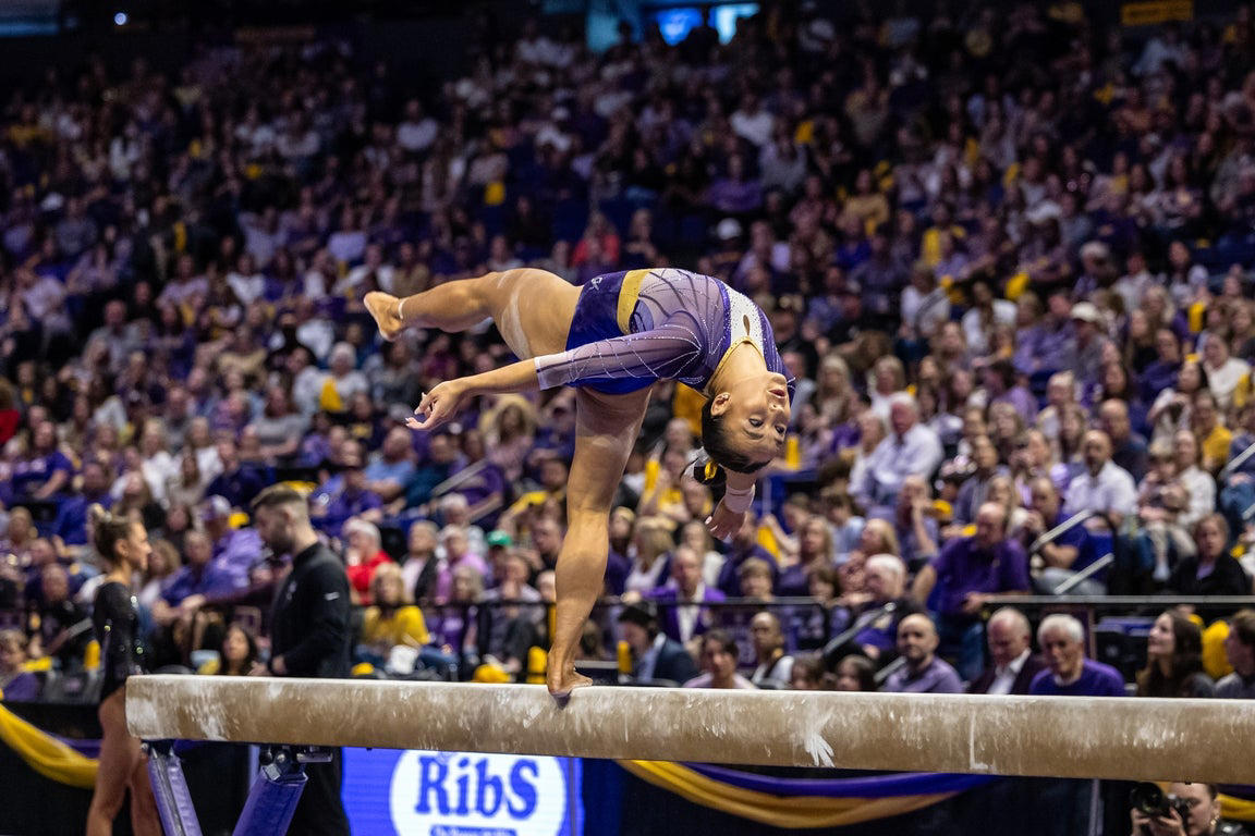 Epic photos of Livvy Dunne and the elite LSU gymnastics team