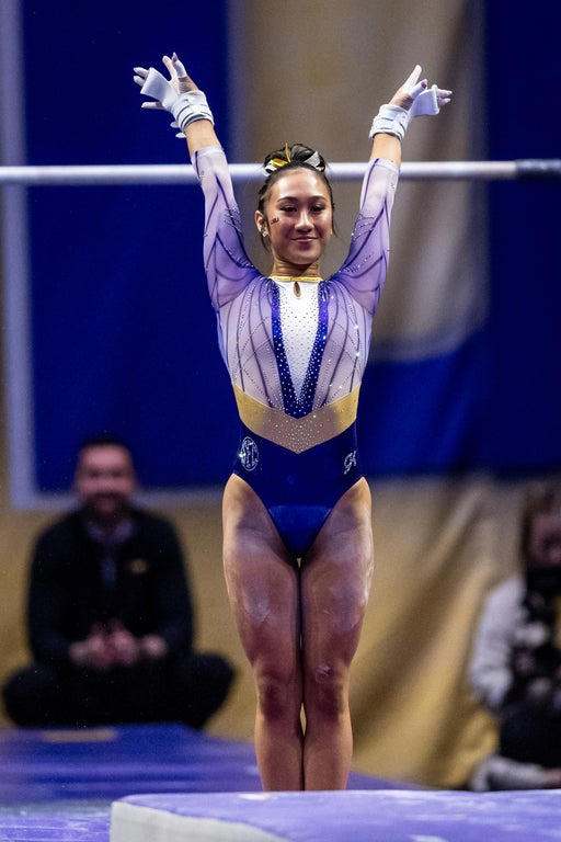 Epic photos of Livvy Dunne and the elite LSU gymnastics team