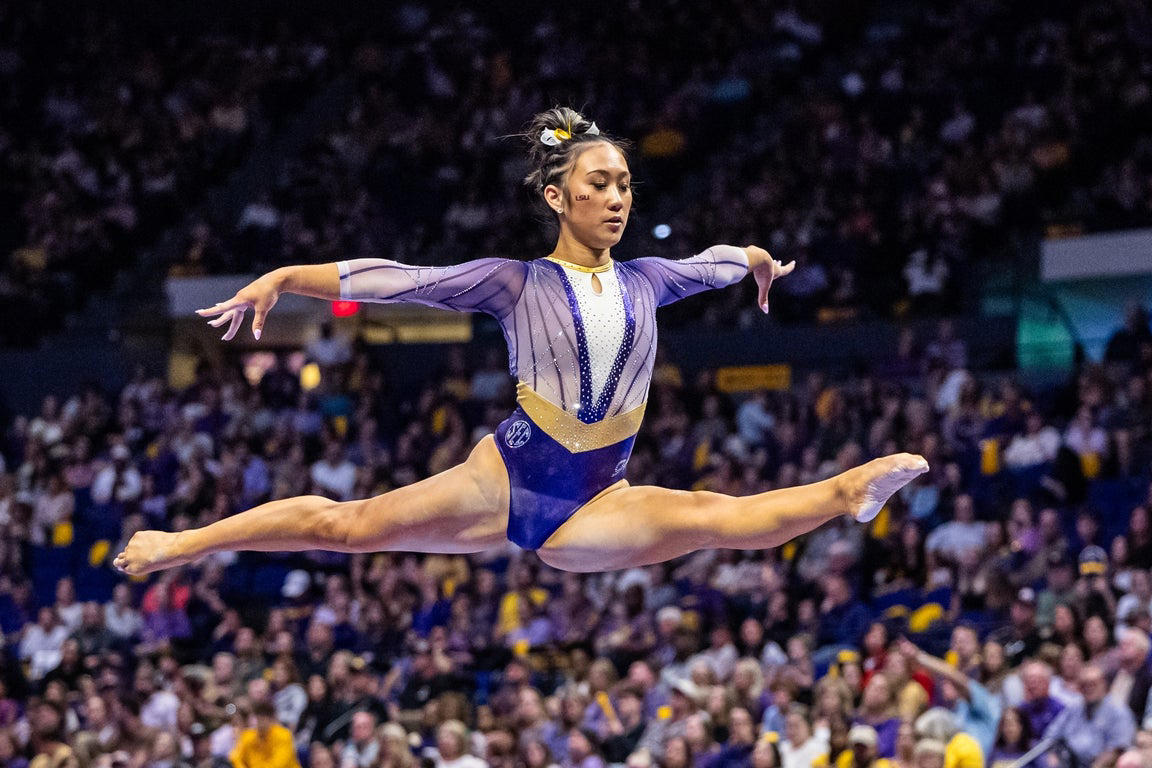 Epic photos of Livvy Dunne and the elite LSU gymnastics team